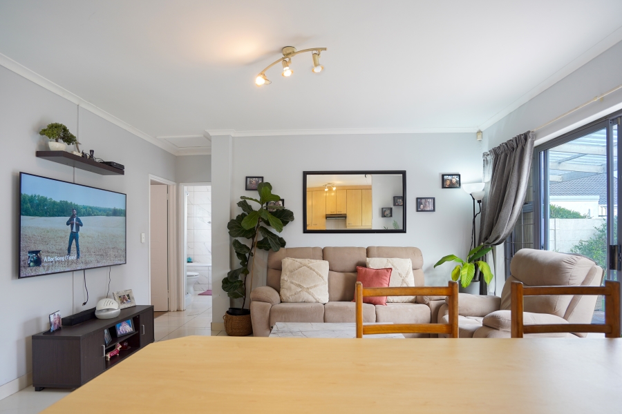 To Let 2 Bedroom Property for Rent in Sunningdale Western Cape